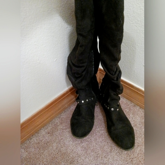 Shoes - Women's Boots Size 9